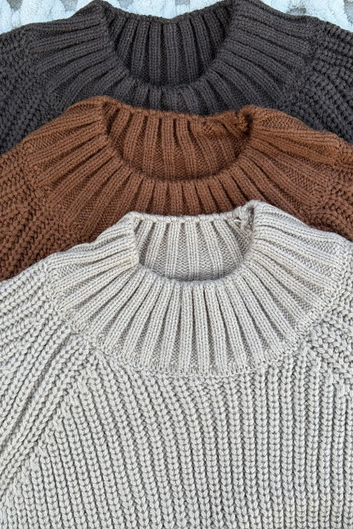 Sweter-dzianinowy-minimalistyczny.jpg